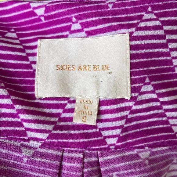 •Skies are Blue• Sleeveless Split V-Neck Knit Top - Size Small - Picture 2 of 8